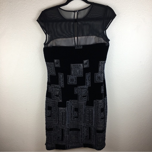 Suzanne Black Velvet Mesh Neck-Line Square Applique Detail Mini Dress Sz 8 - Picture 1 of 14